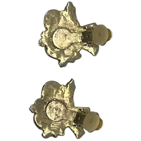 Vintage Christmas Candy Cane Earrings Festive Enamel Clip-On Holiday Jewelry Set - Picture 13 of 14